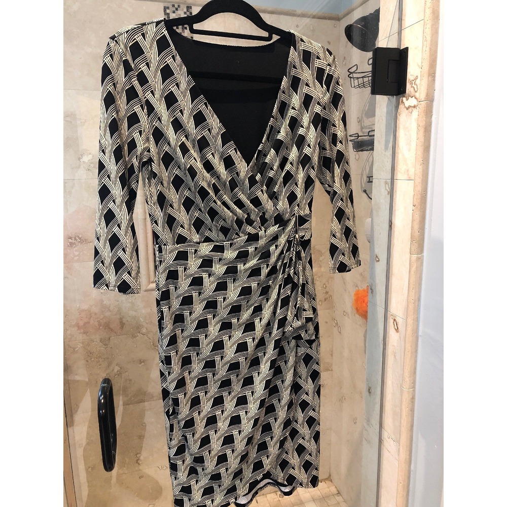 White House Black Market WHBM Faux Wrap Dress Black White Geometric M L